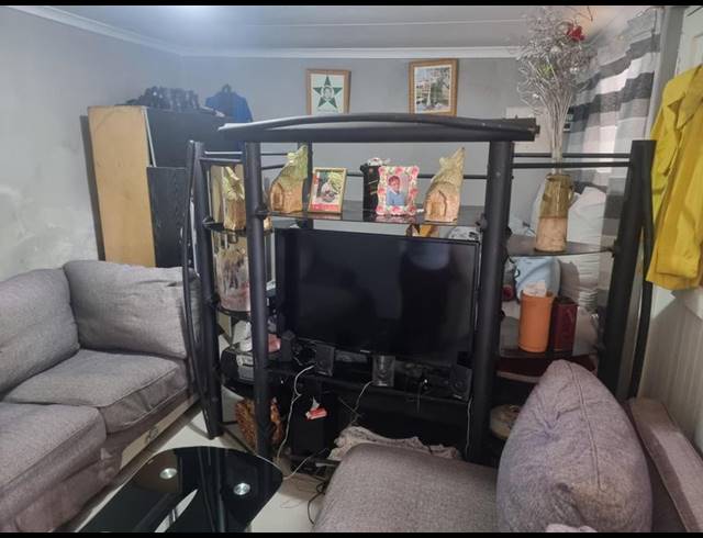 1 BEDROOM PROPERTY TO RENT IN NORWOOD